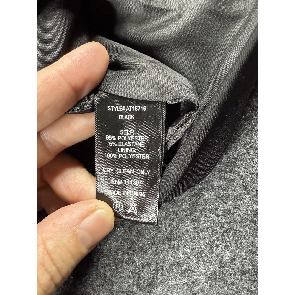 ASTR The Label Sleevless Top V-Neck Black Size L Career Minimalist Structured - Picture 9 of 10